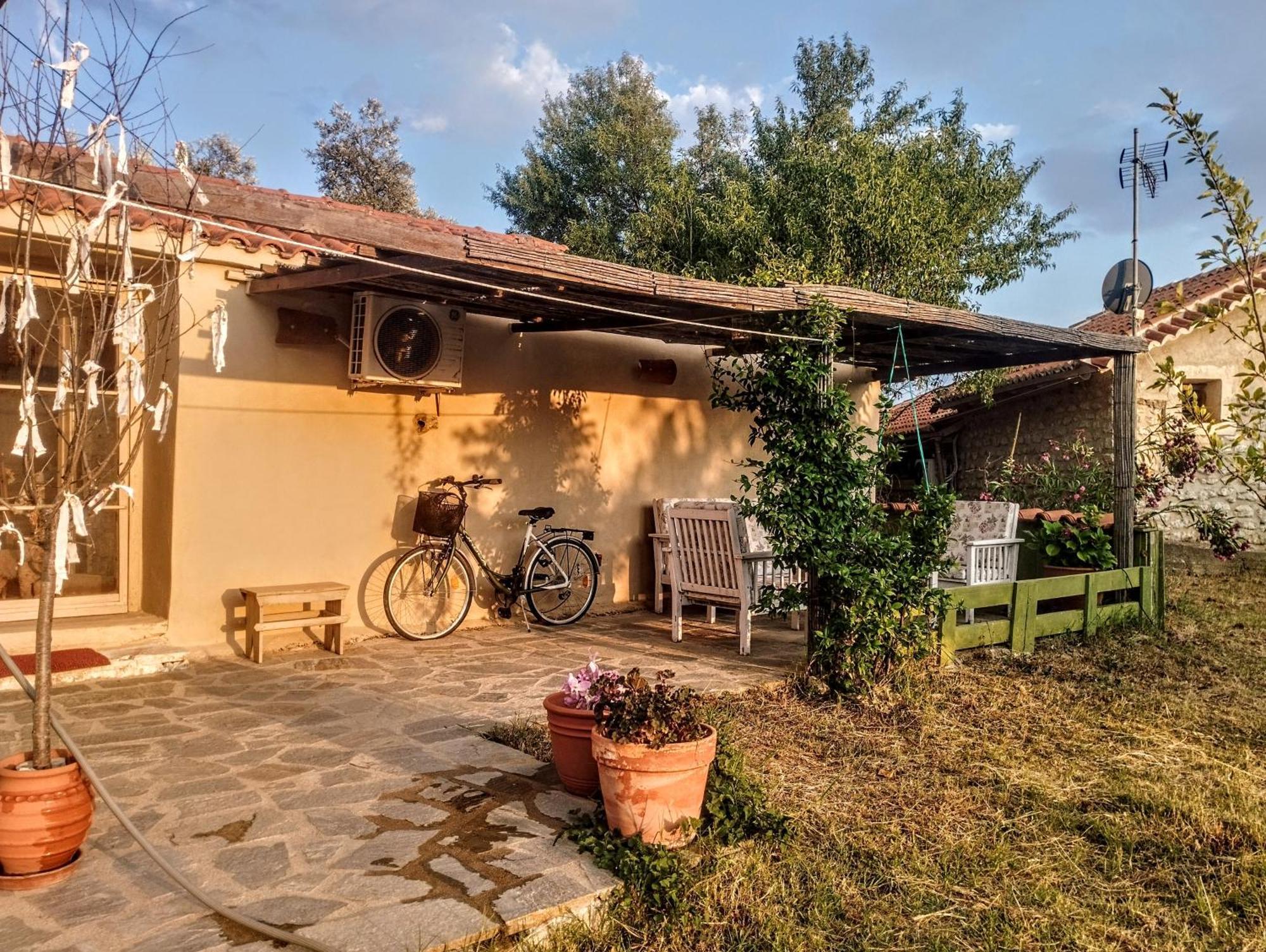 Sofias Cottage Elliniko  Bagian luar foto